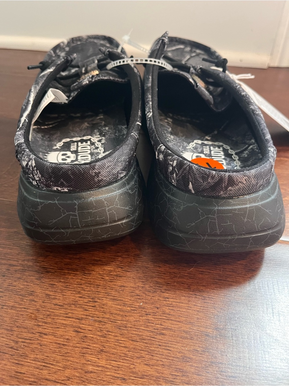 Jelly Roll Hey Dude Wally Men's Black & Gray Camo Slip-On Loafers - Picture 5 of 9